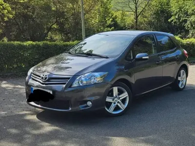 Brugt Toyota Auris Club 132 HK (97 kW) 2010 Grå Hatchback