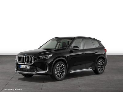 Black sapphire metallic Gebraucht 2025 BMW X1 Comfort Edition SUV | 47.204 € (Fairer Preis)