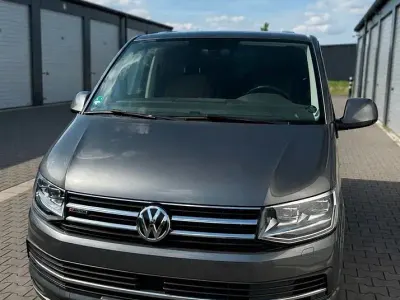 Gebraucht VW Multivan Highline 199 PS (146 kW) 2019 Grau Van / Kleinbus