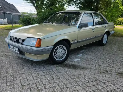 Gebraucht Opel Rekord S 100 PS (73 kW) 1983 Grau Limousine