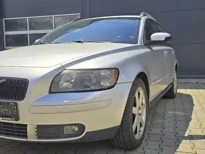 Gebraucht Volvo V50 Momentum 145 PS (106 kW) 2007 Silber Kombi