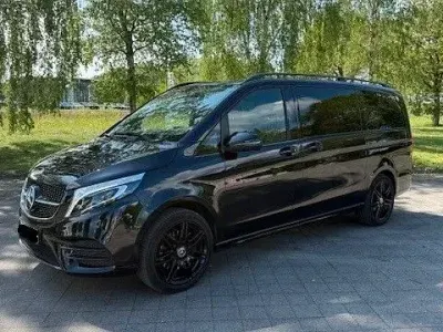Gebraucht Mercedes V300 Avantgarde Edition 239 PS (175 kW) 2021 Schwarz Van / Kleinbus
