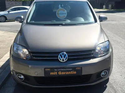 Usata VW Golf VI Comfortline 105 CV (77 kW) 2011 Marrone Utilitaria