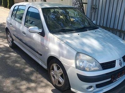 Usata Renault Clio II 101 CV (74 kW) 2004 Argento Utilitaria