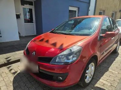 Gebraucht Renault Clio 75 PS (55 kW) 2006 Rot Kleinwagen