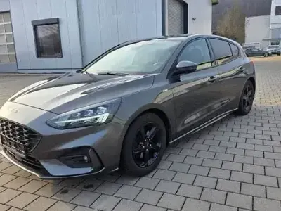 Gebraucht Ford Focus ST-Line 155 PS (114 kW) 2020 Grau Limousine