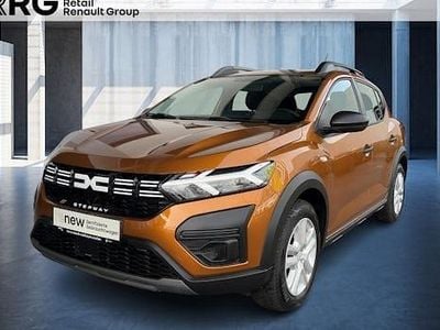 Gebraucht Dacia Sandero Essentiel 101 PS (74 kW) 2024 Orange Limousine