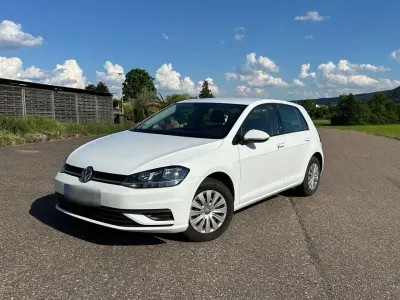 Gebraucht VW Golf VII 110 PS (80 kW) 2018 Weiß Limousine