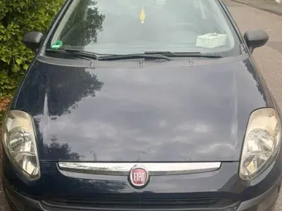 Gebraucht Fiat Punto 68 PS (50 kW) 2010 Schwarz Kleinwagen
