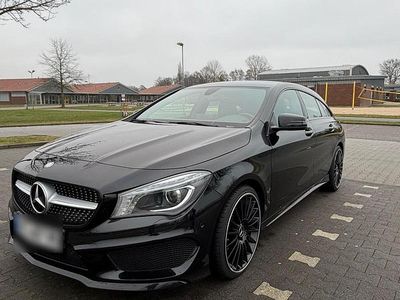 Schwarz Gebraucht 2016 Mercedes CLA200 Shooting Brake AMG line Kombi | 14.999 € (Fairer Preis)