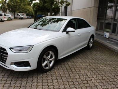 Second-hand Audi A4 S-Line 163 CP (119 kW) 2022 Alb Berlinǎ