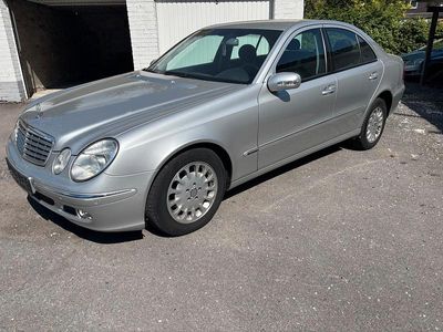 Mercedes E200