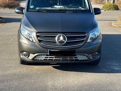 Gebraucht Mercedes Vito 237 PS (174 kW) 2023 Schwarz Van