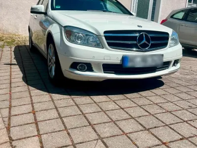 Gebraucht Mercedes 220 170 PS (125 kW) 2011 Weiß Kombi