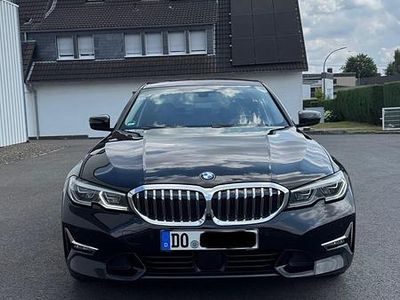 Schwarz Gebraucht 2019 BMW 320 Luxury Line Limousine | 26.500 € (Teuer)
