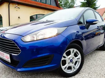 Używany Ford Fiesta SYNC Edition 82 KM (60 kW) 2014 Niebieski Hatchback