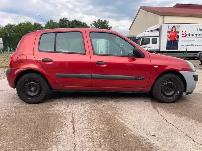Gebraucht Renault Clio II 55 PS (40 kW) 2005 Rot Limousine