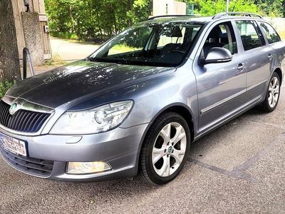 Gebraucht Skoda Octavia Elegance 140 PS (102 kW) 2013 Grau Kombi