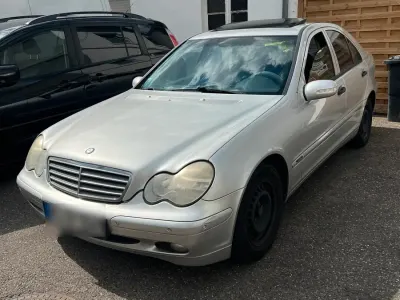 Gebraucht Mercedes C200 120 PS (88 kW) 2004 Silber Limousine