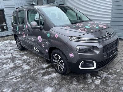 Grau Gebraucht 2018 Citroën Berlingo Feel Van / Kleinbus | 9.490 € (Superpreis)