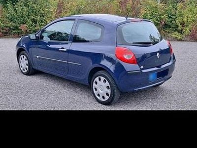 Second-hand Renault Clio II 75 CP (55 kW) 2008 Albastru Hatchback
