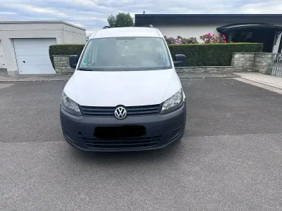 Usado VW Caddy 105 HP (77 kW) 2011 Branco Monovolume