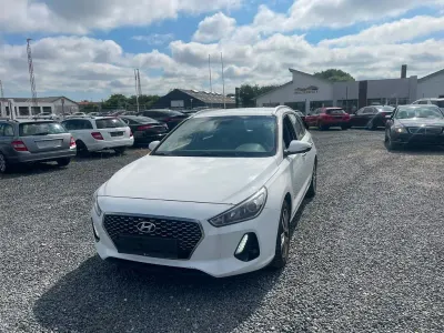 Gebraucht Hyundai i30 Trend 120 PS (88 kW) 2017 Weiß Kombi