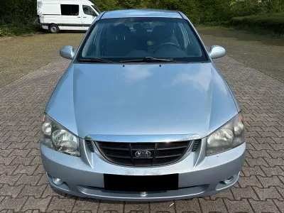Używany Kia Cerato 113 KM (83 kW) 2004 Niebieski Sedan/Limuzyna
