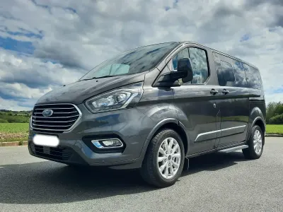 Gebraucht Ford Tourneo Custom Titanium 150 PS (110 kW) 2022 Grau Van