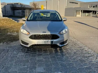 Gebraucht Ford Focus 101 PS (74 kW) 2015 Silber Kombi