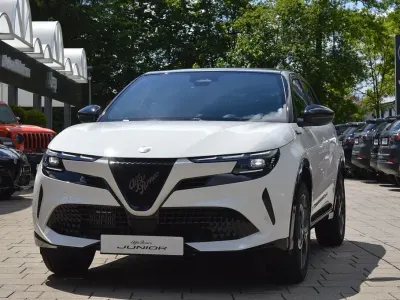 Neu Alfa Romeo GT Junior Edizione Speciale 145 PS (106 kW) 2026 Weiß SUV