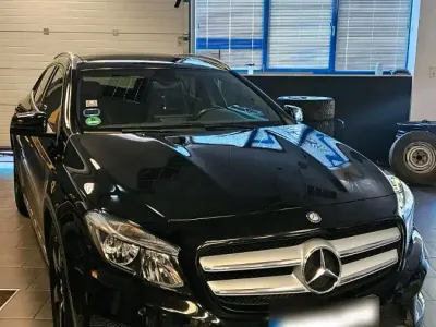 Gebraucht Mercedes GLA220 170 PS (125 kW) 2014 Schwarz SUV