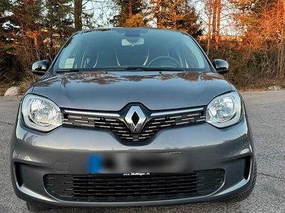 Gebraucht Renault Twingo Techno 60 kW (82 PS) 2022 Grau Kleinwagen