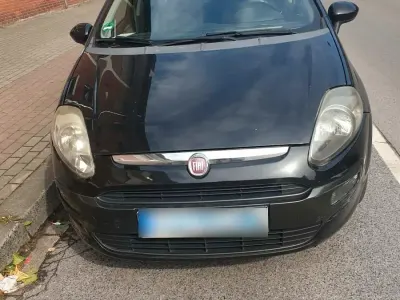 Gebraucht Fiat Punto 77 PS (56 kW) 2010 Schwarz Kleinwagen