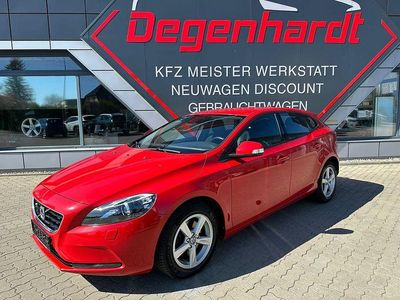 Second-hand Volvo V40 You! 120 CP (88 kW) 2014 Roșu Berlinǎ