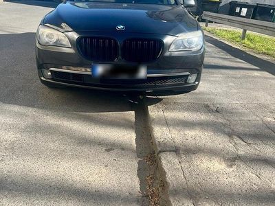 Gebraucht BMW 740 306 PS (225 kW) 2012 Schwarz Limousine