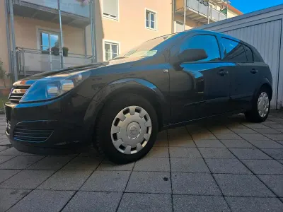 Gebraucht Opel Astra 90 PS (66 kW) 2005 Schwarz Limousine