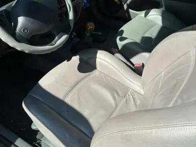 Używany Renault Clio II Initiale Paris 107 KM (78 kW) 2001 Srebrny Hatchback