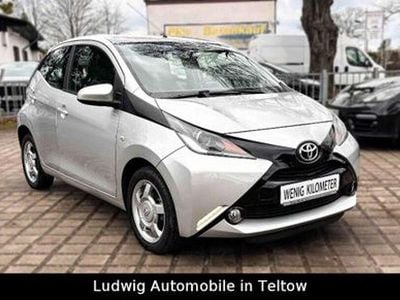 Gebraucht Toyota Aygo X-play 69 PS (50 kW) 2015 Silber Kleinwagen