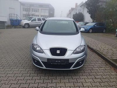 Grau Gebraucht 2010 Seat Altea XL Stylance Van / Kleinbus | 6.150 € (Etwas zu teuer)