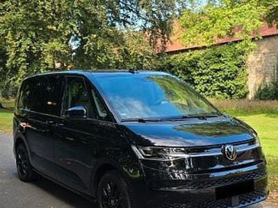 Gebraucht VW Multivan 150 PS (110 kW) 2025 Schwarz Van