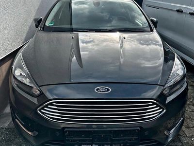 Usata Ford Focus Titanium 163 CV (119 kW) 2015 Grigio Station wagon
