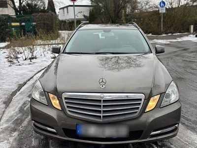 Gebraucht Mercedes E220 Avantgarde 170 PS (125 kW) 2012 Braun Kombi
