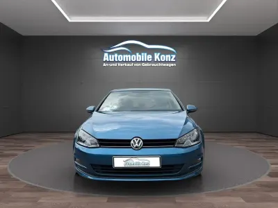 Gebraucht VW Golf VII Trendline 105 PS (77 kW) 2013 Blau Kleinwagen