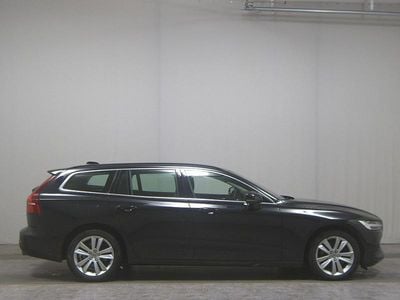 Second-hand Volvo V60 Momentum 197 CP (144 kW) 2021 Negru Break