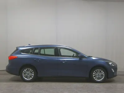 Gebraucht Ford Focus Titanium 125 PS (91 kW) 2021 Chromablau metallic Limousine