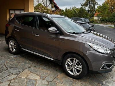 Gebraucht Hyundai ix35 Premium 184 PS (135 kW) 2012 Braun SUV