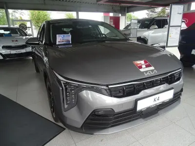 Neu Kia K4 Spirit 150 PS (110 kW) 2026 Grau Limousine
