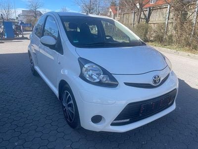 Gebraucht Toyota Aygo Cool 68 PS (50 kW) 2014 Weiß Kleinwagen