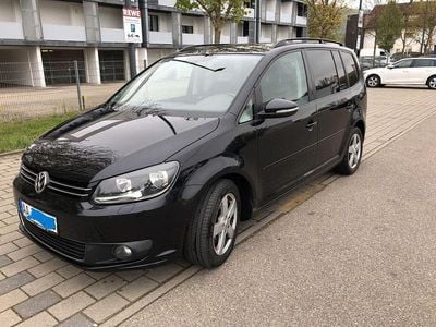 Second-hand VW Touran 140 CP (102 kW) 2011 Negru Monovolum